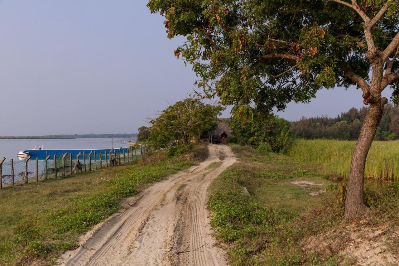 The Alampara Resort - Luxury Boutique Glamping & Water Sports Cheyūr Exteriör bild