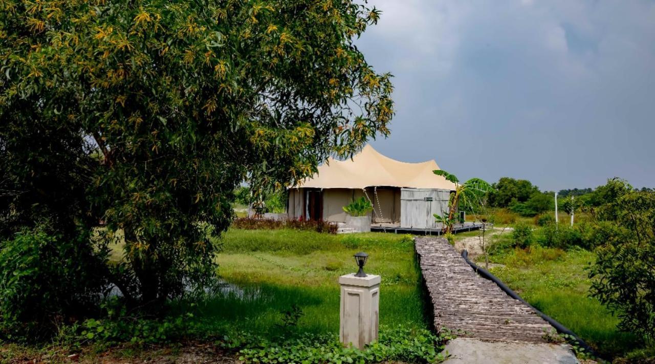 The Alampara Resort - Luxury Boutique Glamping & Water Sports Cheyūr Exteriör bild
